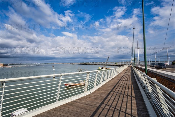 Cycle path on the Ponte della Liberta