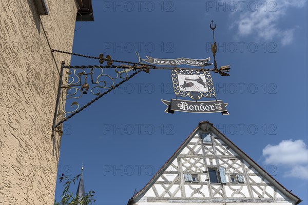 Old nose sign of a barber shop