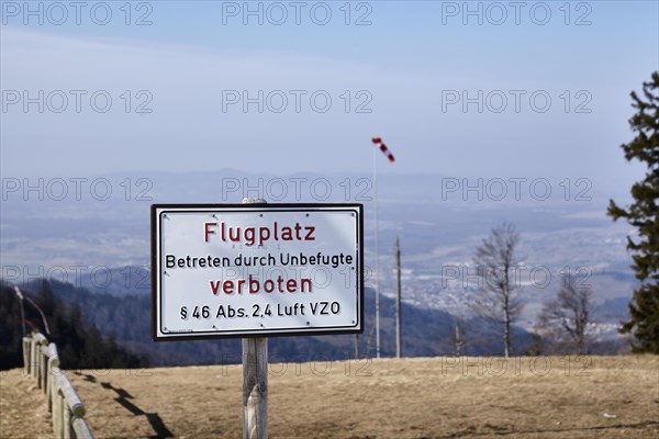 No trespassing by unauthorised persons sign at the hang-gliding airfield on the Kandel in Waldkirch
