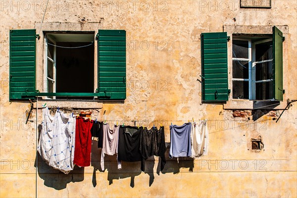 Laundry on linen