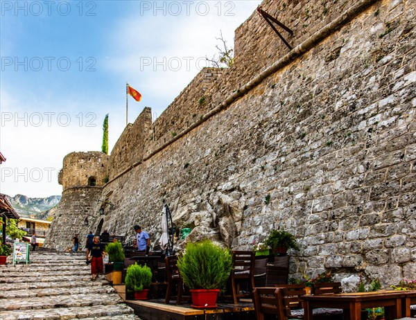 Restaurants along the city wall