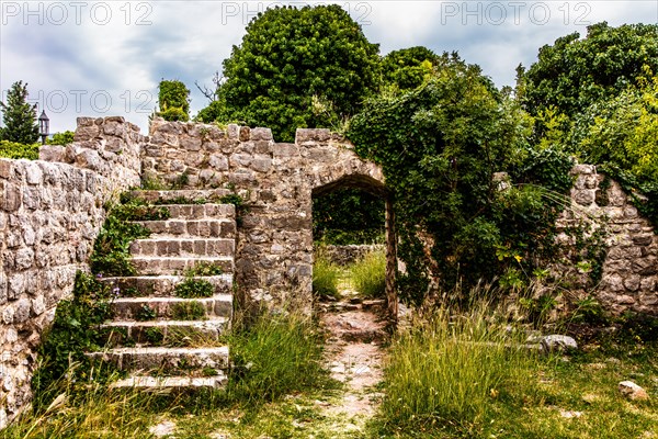 The ruined town of Stari Bar