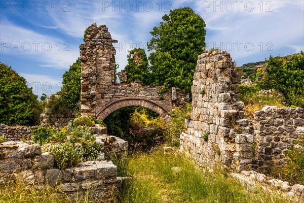 The ruined town of Stari Bar