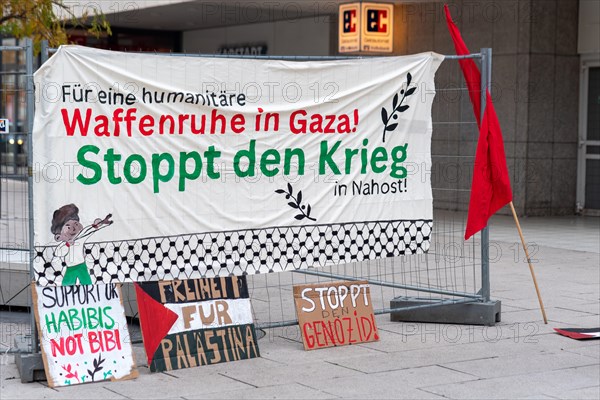 Banner with the slogan Ceasefire in Gaza!
