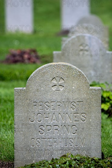 German WWI headstone at the St. Symphorien Military Cemetery