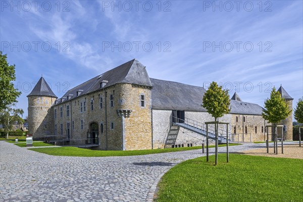 Chateau-ferme de Courriere