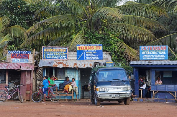 Taxi-brousse minibus waiting at taxi brousse station