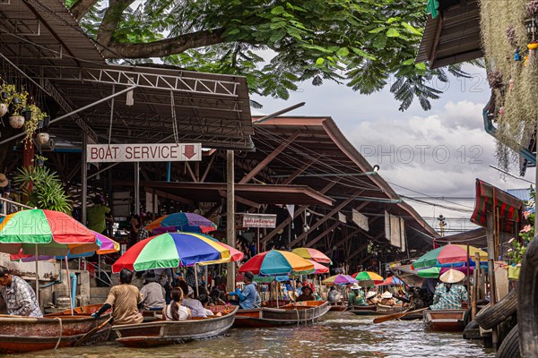 Floating market