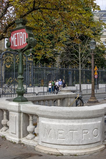 Art Nouveau entrance to the Franklin D. metro station. Roosevelt