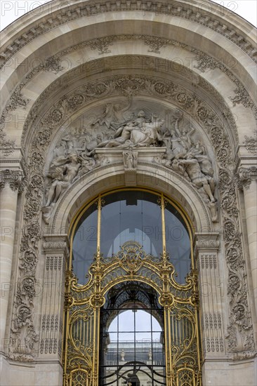 Detail of the opulent main portal in the Petit Palais building