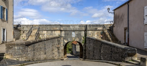 Panoramic photo of the city gate in Rue Longe Pre