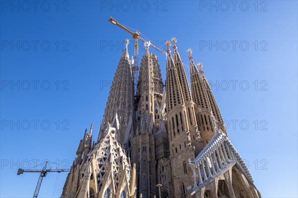 View of the facade of La Pasion de la Sagrada Familia