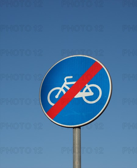 Bike lane end sign