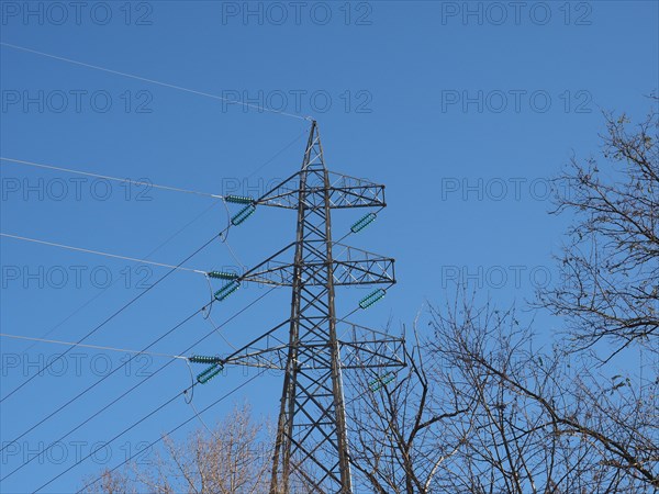 Transmission line tower