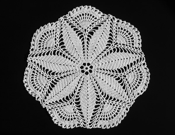 Paper orntal doily