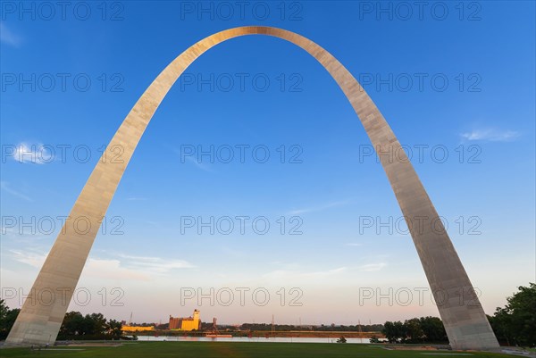 Gateway arch