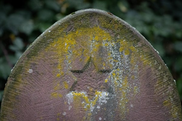 A memorial stone stands in an old Jewish cemetery in Frankfurt am Main