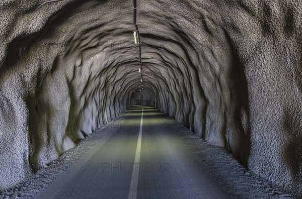 Carriageway and road tunnel for cyclists and pedestrians in Pinzgau