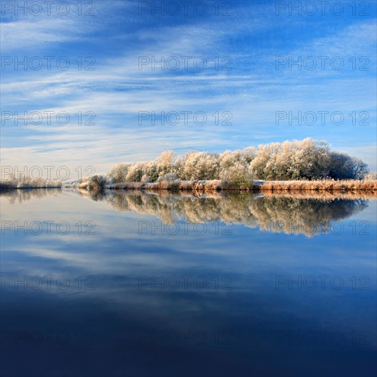 Cold winter morning at the river Saale