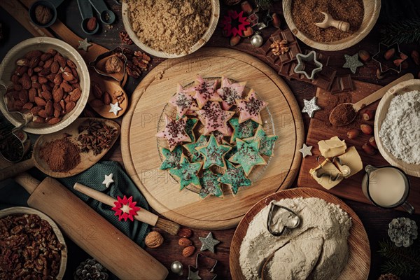 Plate with glazed cinnamon stars