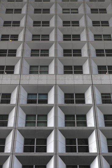 Detailed view of the facade of the Grand Arche