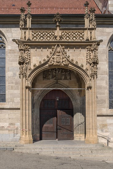 Main entrance portal of the Heilig Kreuz Church