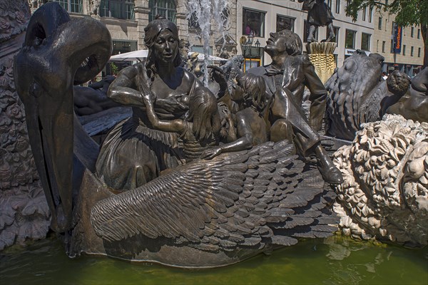 Close-up of the fountain