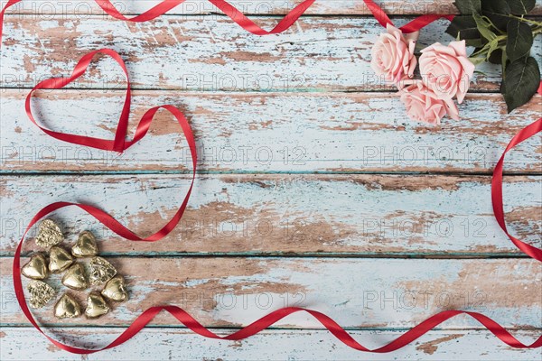 Small hearts with pink roses table