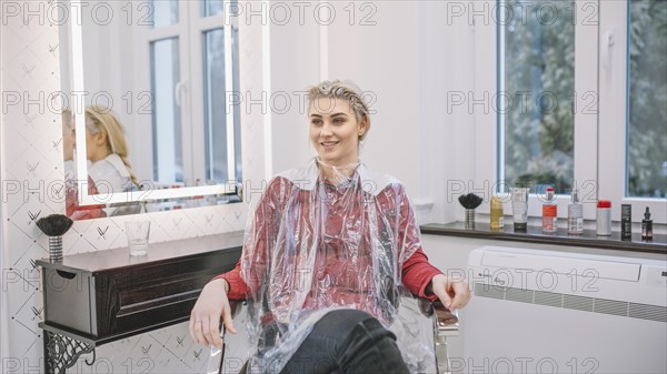 Content client with hair dye