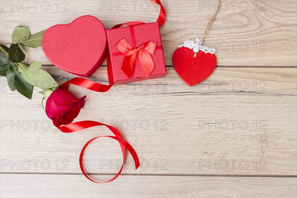 Gift box with red rose table