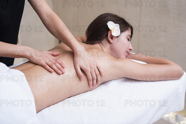 Relaxing exfoliation back spa