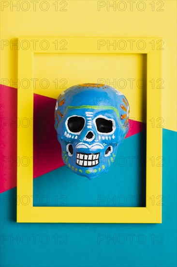 Top view yellow frame with blue skull