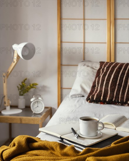 High angle coffee cup bed