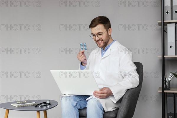 Medium shot doctor holding pill blister