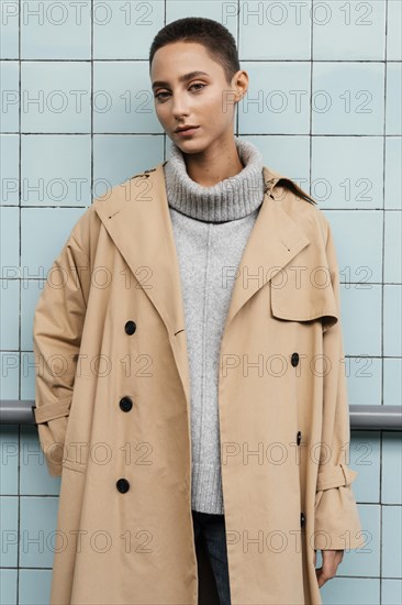 Medium shot woman coat posing