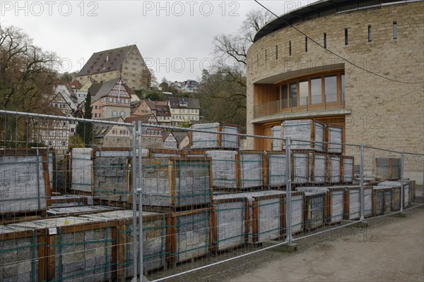 Construction container in front of the Globe Theatre