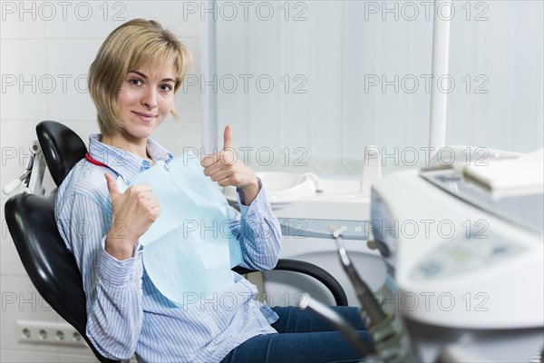 Portrait beautiful woman dentist