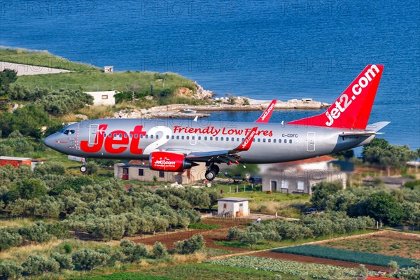 A Boeing 737-300 Jet2 aircraft with the registration G-GDFG at Split Airport