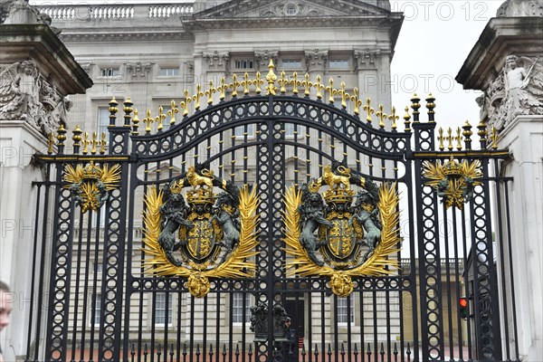 Royal coat of arms at the gate