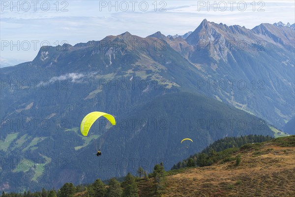 Tandem paragliding flight