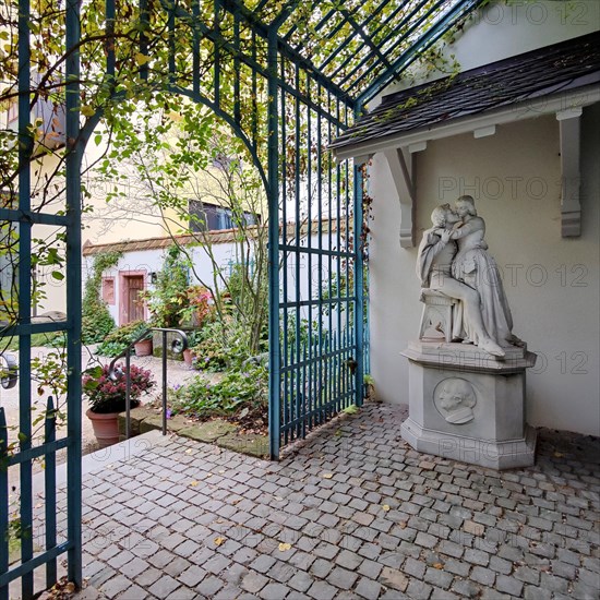Sculpture Faust and Gretchen by Antonio Tantardinis in the garden between the Goethe House and the German Romantic Museum