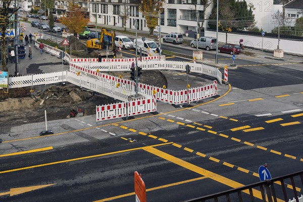 Yellow road markings