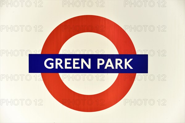 Underground sign GREEN PARK