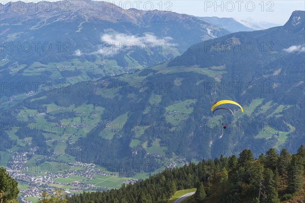 Tandem paragliding flight