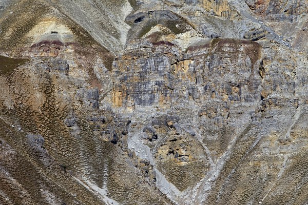 Rock formations at Val Minger