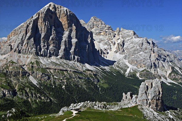 Tofana di Rozes and Cinque Torri with mountain refuge Rifugio Scoiattoli