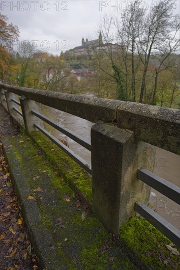 Renovation work on an old parapet