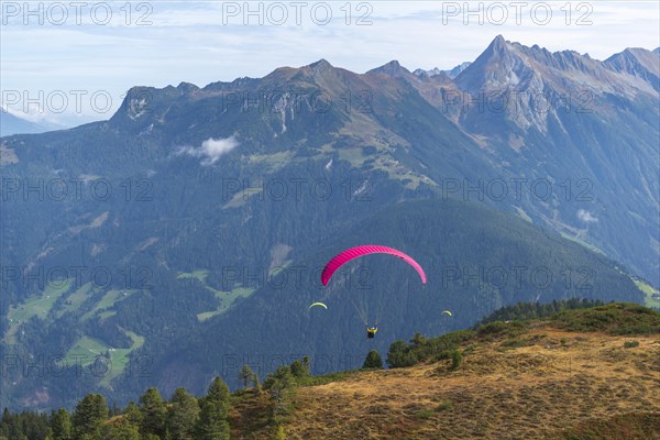 Tandem paragliding flight