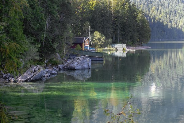 View over the Eibsee lake to the Ammergau Alps