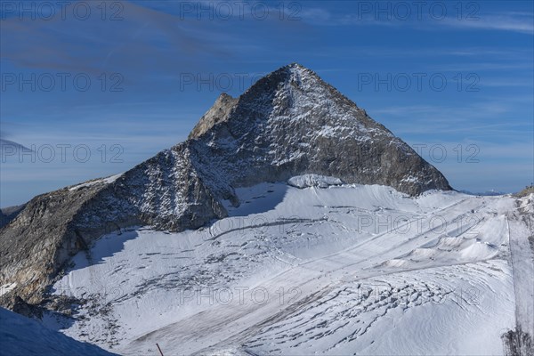 Year-round ski resort